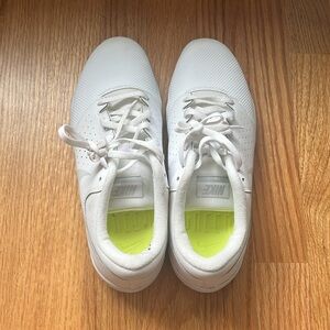 Nike Sideline IV Women’s cheerleading shoes - cheer shoes - excellent condition!